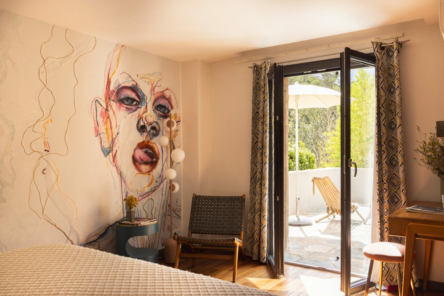 Art-Site-Hotel-Center-Corsica-both-Art-Exhibition-and-Hotel7